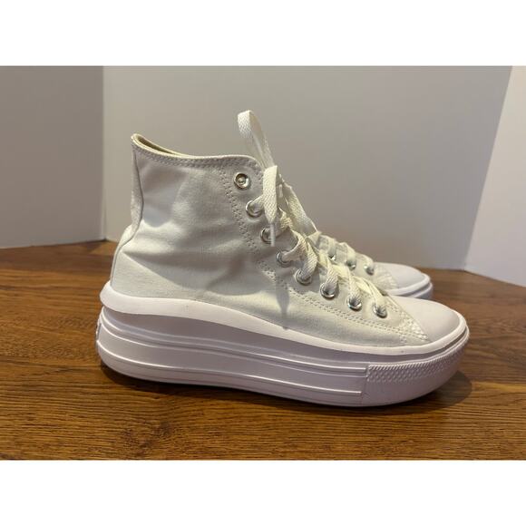 Women's Converse Chuck Taylor All Star Moves White 9.5 Iconic Minimalist Style - Picture 2 of 9